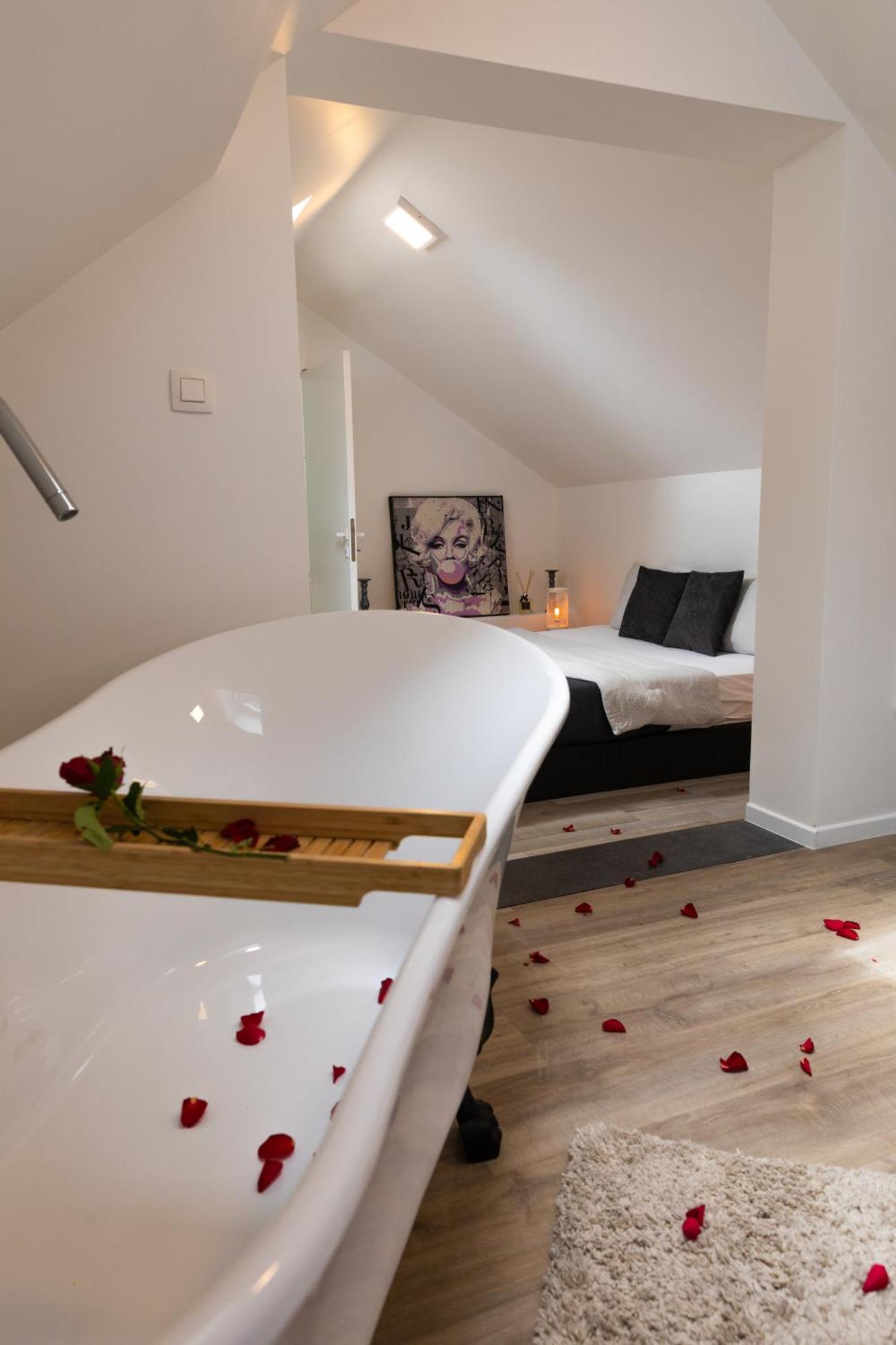 Wellness Loft Huy Apartment Екстериор снимка